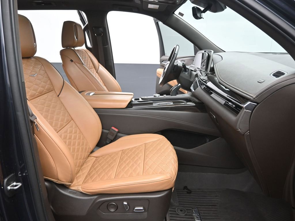 Used 2023 Cadillac Escalade ESV Premium Luxury image 16