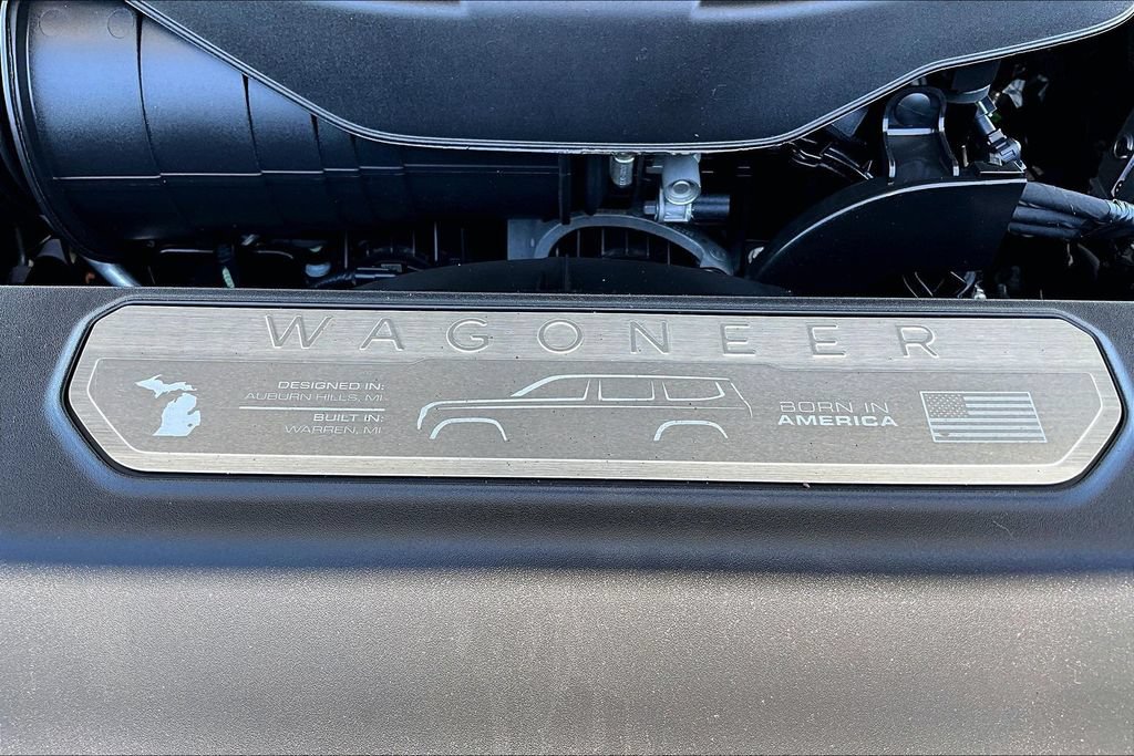 Used 2023 Jeep Wagoneer L Series II RWD image 32