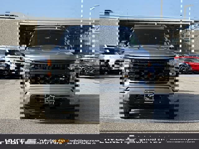 Used 2023 Chevrolet Silverado 1500 Custom image 3