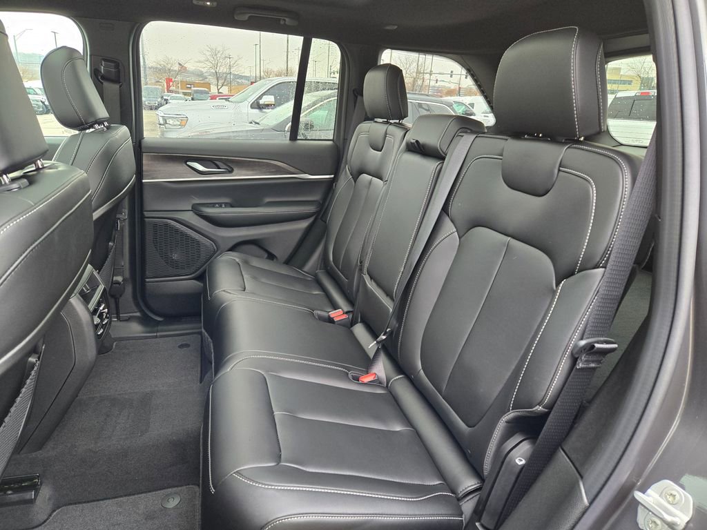 New 2025 Jeep Grand Cherokee Limited image 27
