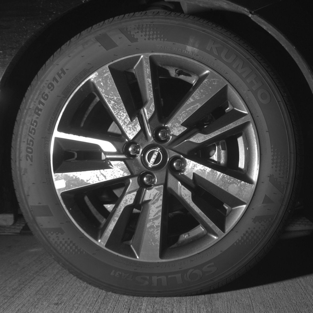 Used 2025 Nissan Versa SV image 13