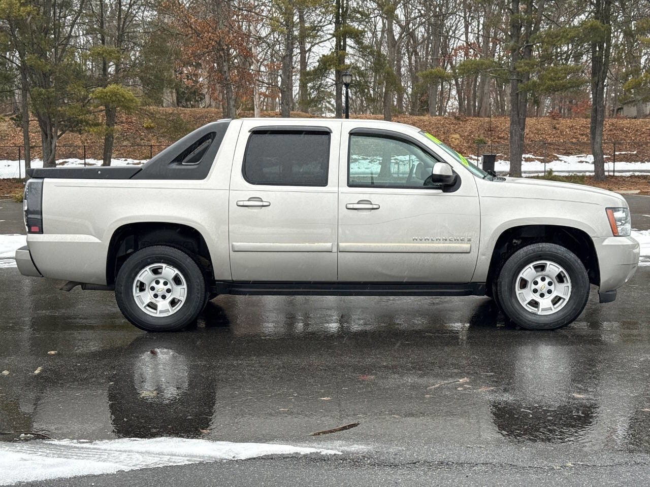 Used 2008 Chevrolet Avalanche LT AWD/4WD image 4