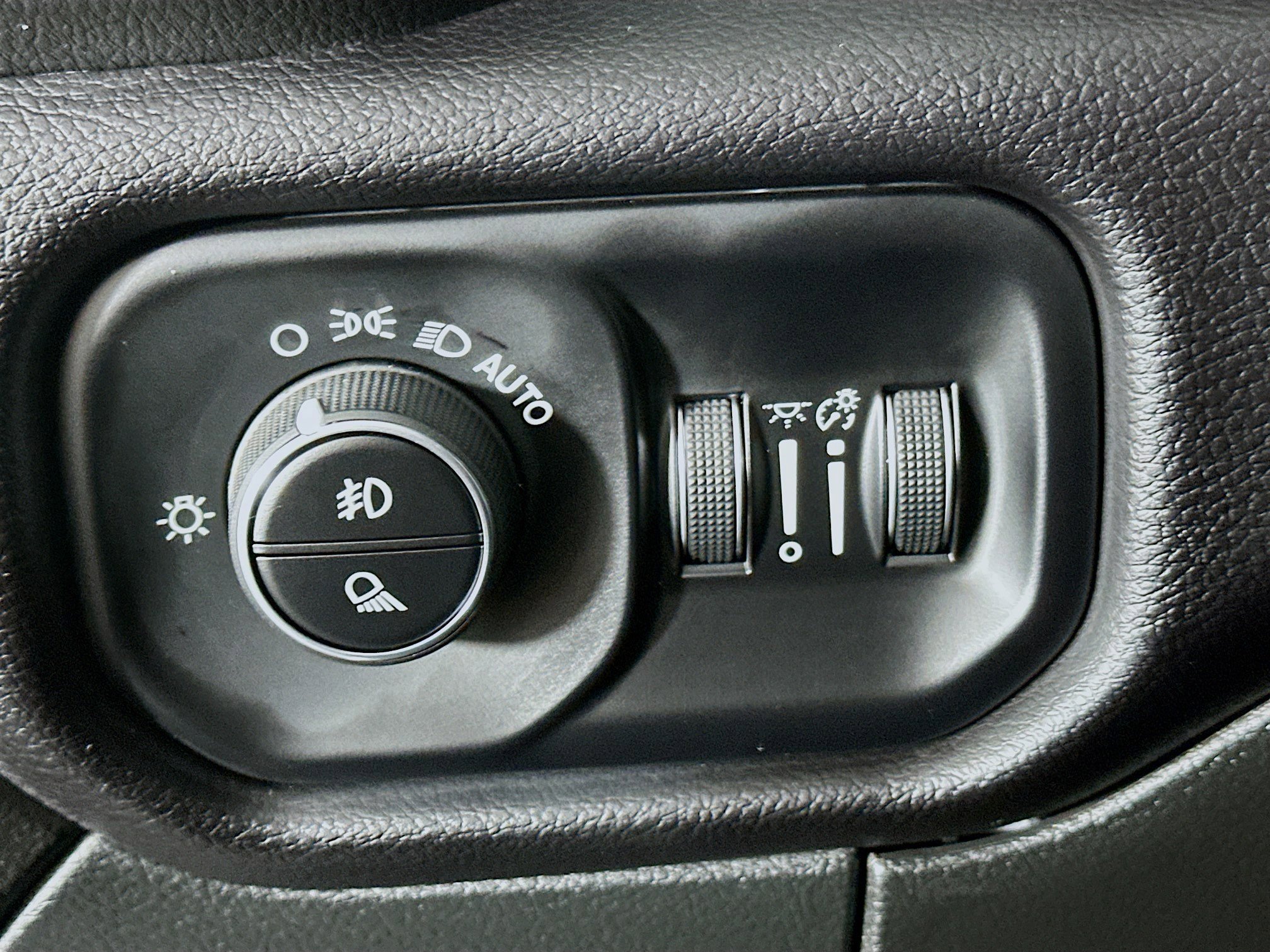 Used 2024 RAM 2500 Laramie w/ Safety Group image 17