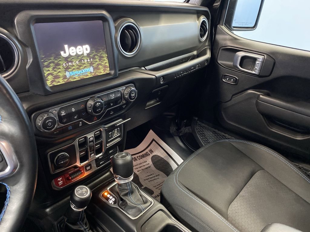 Used 2022 Jeep Wrangler Unlimited Rubicon 4xe w/ Cold Weather Group AWD/4WD image 14