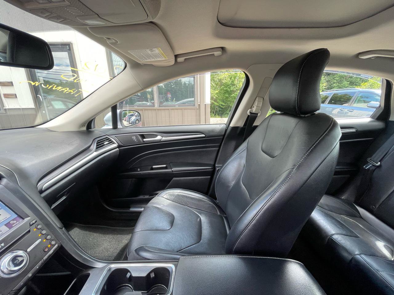 Used 2018 Ford Fusion Titanium AWD/4WD image 16
