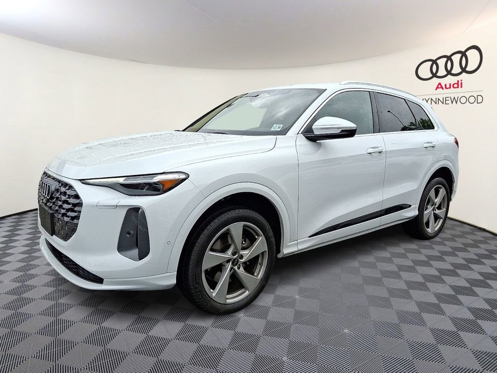 Used 2025 Audi Q5 Premium Plus AWD/4WD image 3