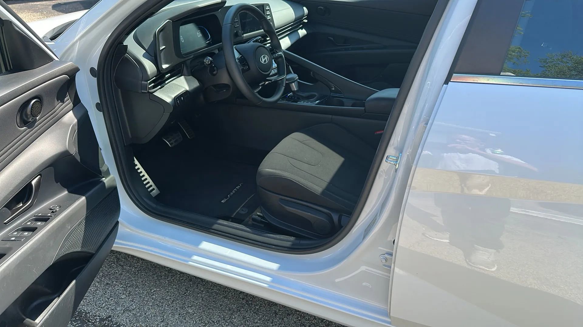 Used 2026 Hyundai Elantra SEL Sport Premium w/ Cargo Package FWD image 12