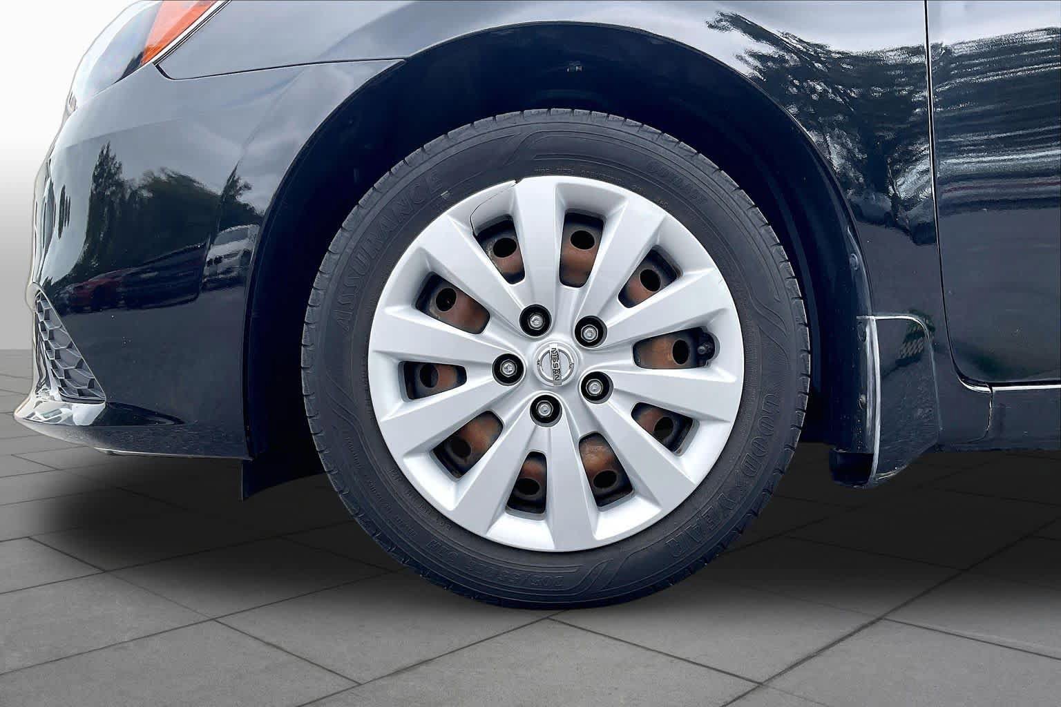 Used 2018 Nissan Sentra S FWD image 9