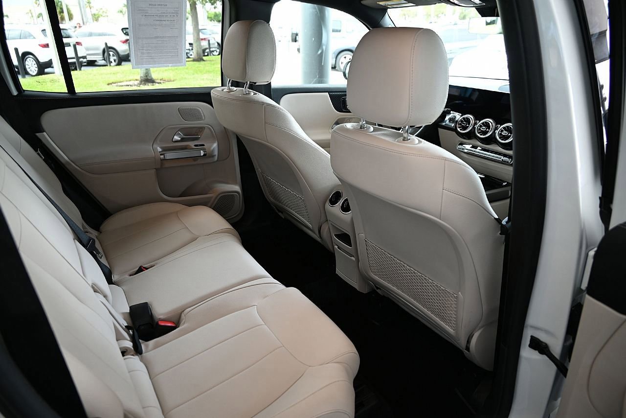 Certified 2025 Mercedes-Benz GLB 250 4MATIC image 10