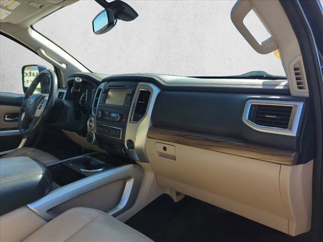 Used 2016 Nissan Titan SL image 28