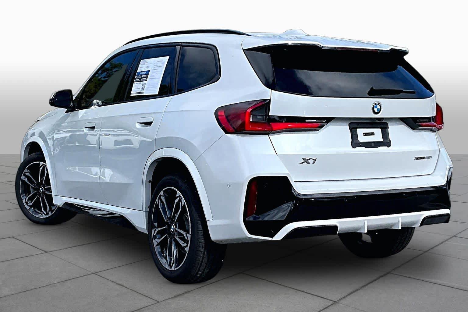 Used 2023 BMW X1 xDrive28i w/ M Sport Package AWD/4WD image 12
