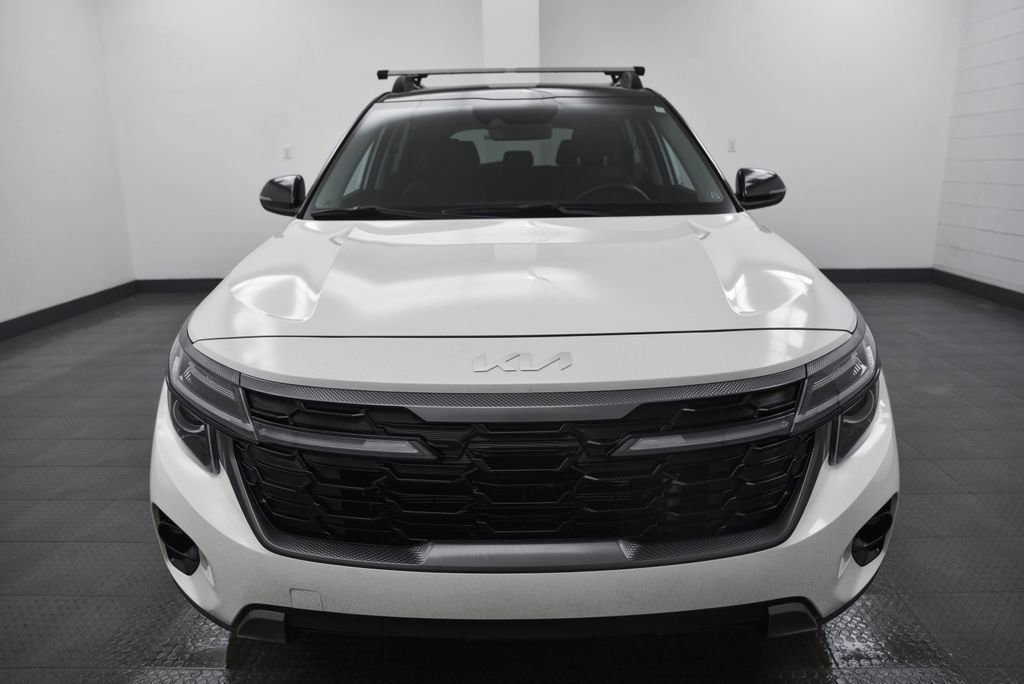 Used 2024 Kia Seltos X-Line image 3