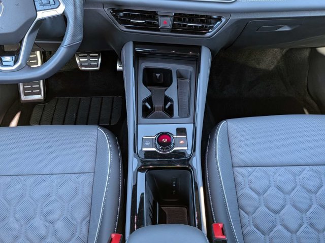 Used 2025 Volkswagen Tiguan SEL R-Line AWD/4WD image 19