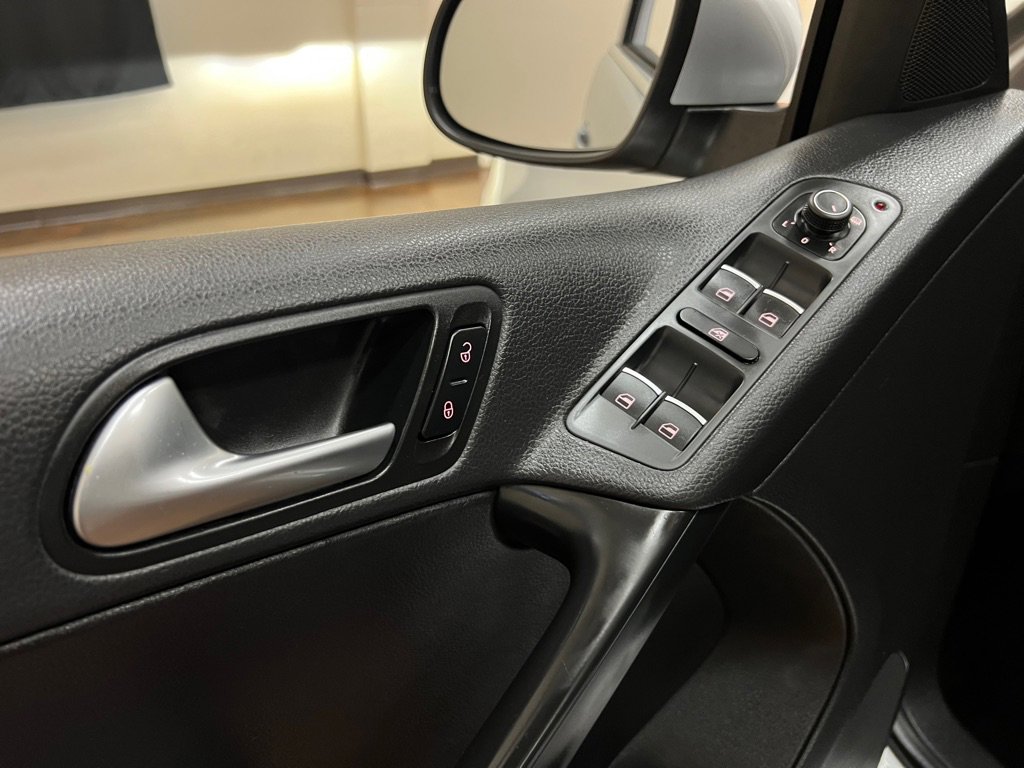 Used 2016 Volkswagen Tiguan SE image 20