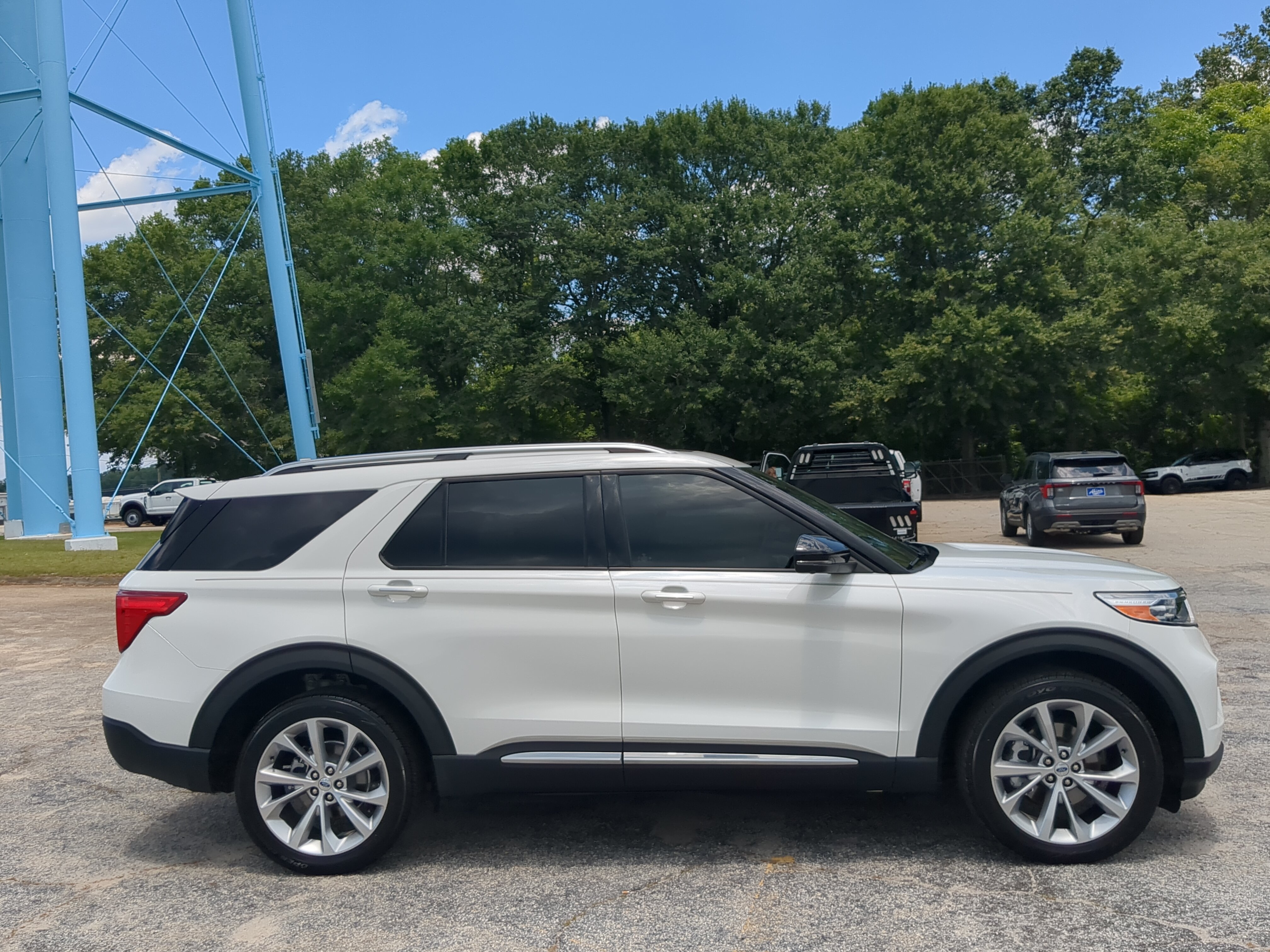 Certified 2023 Ford Explorer Platinum w/ Technology Package AWD/4WD video 2