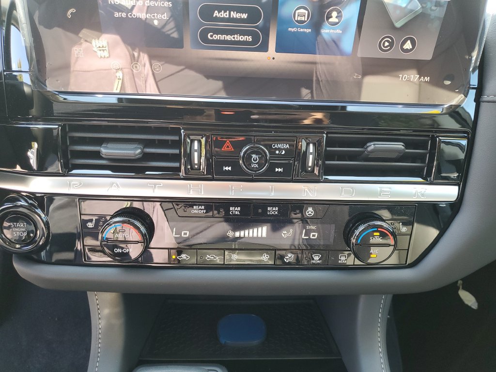 New 2026 Nissan Pathfinder SL FWD image 33