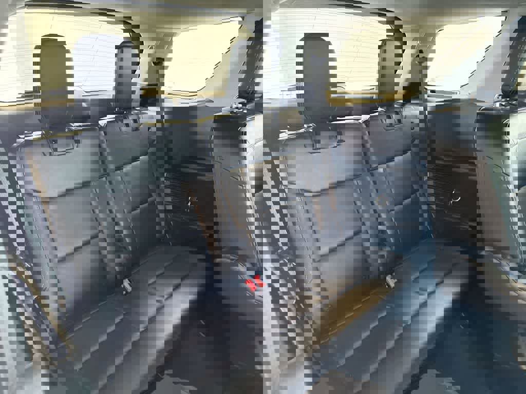 Used 2022 Ford Explorer Limited w/ Equipment Group 301A image 23