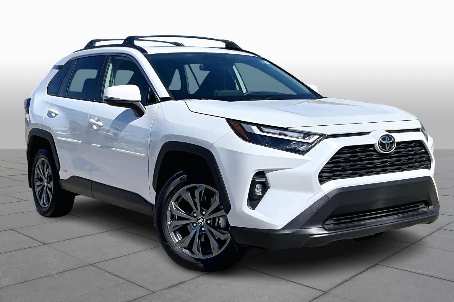 Used 2025 Toyota RAV4 XLE Premium image 3