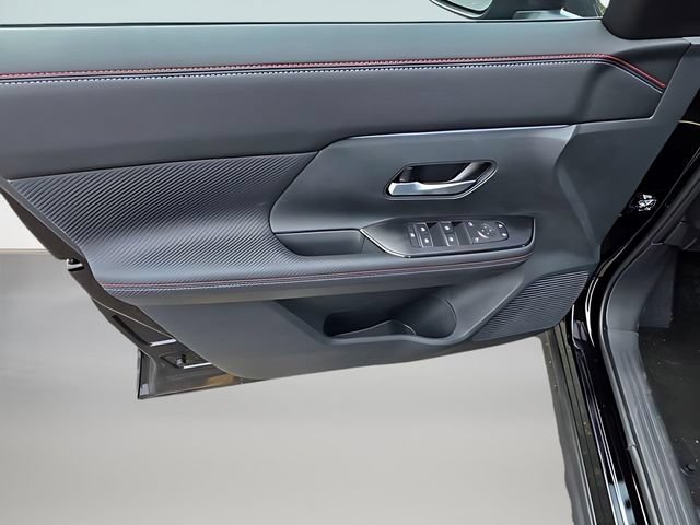 New 2026 Nissan Kicks SR w/ Cold Weather Package AWD/4WD image 10