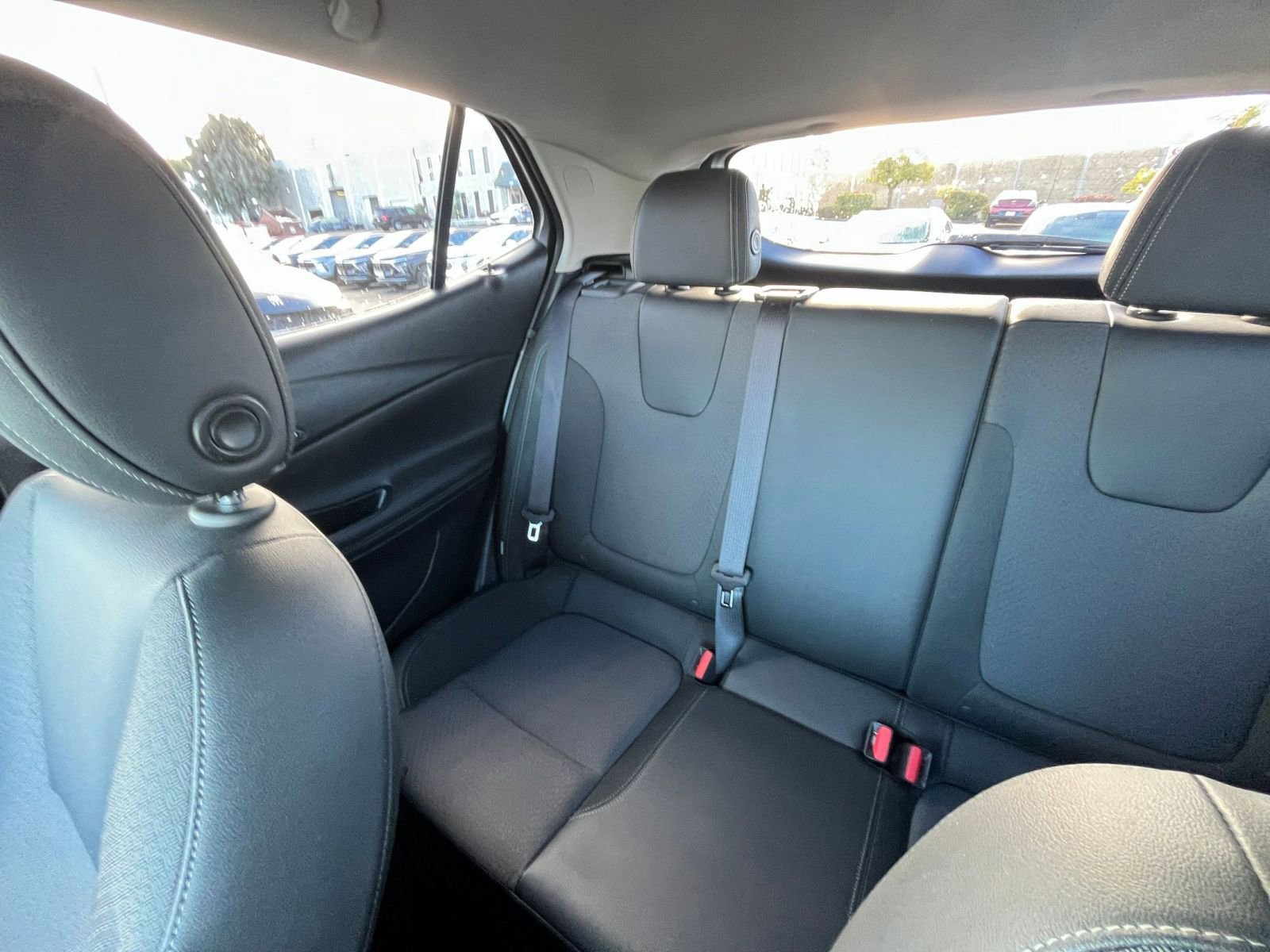 Used 2025 Buick Encore GX Preferred image 37