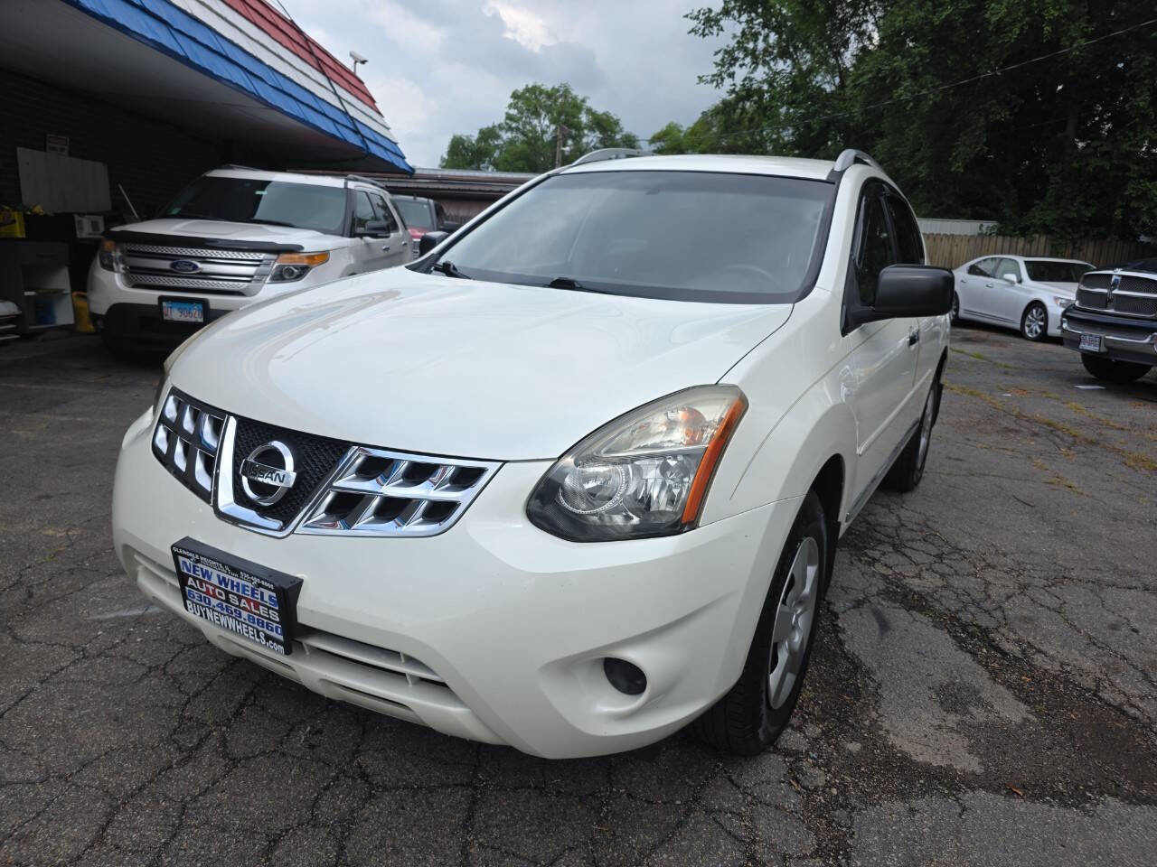 Used 2015 Nissan Rogue S w/ Convenience Package image 1