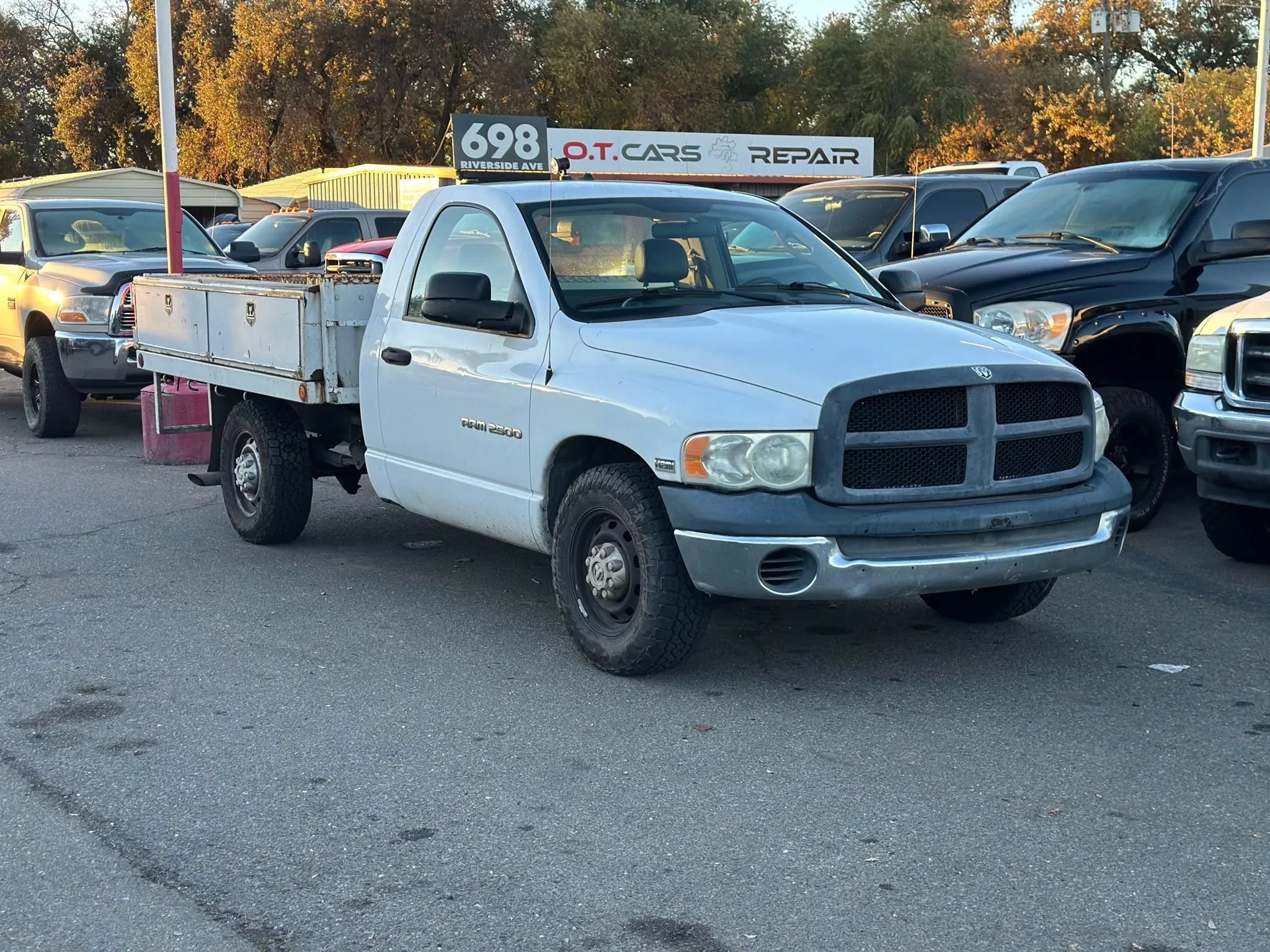 Used 2004 Dodge Ram 2500 Truck ST RWD image 2
