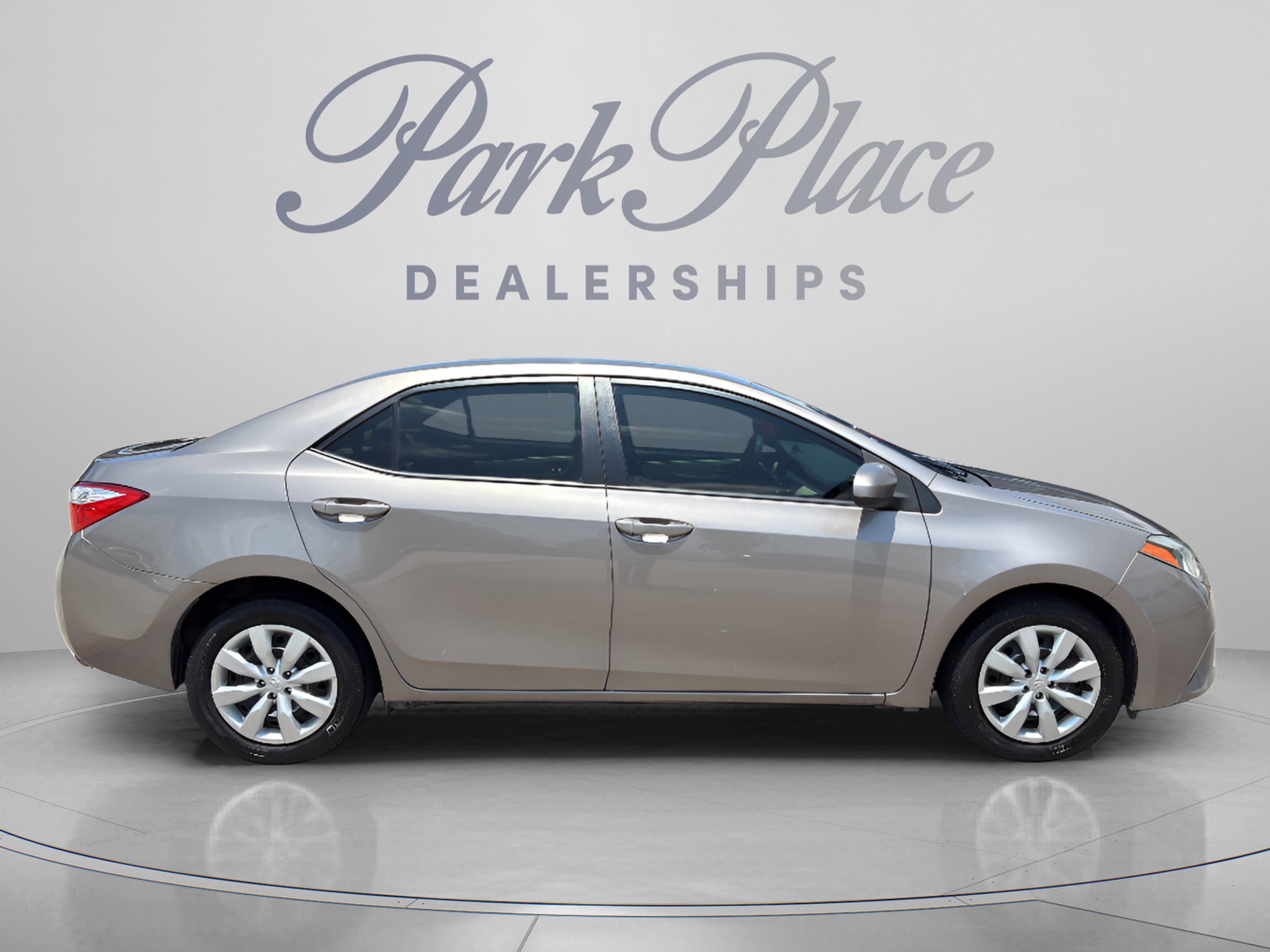 Used 2014 Toyota Corolla LE FWD image 7