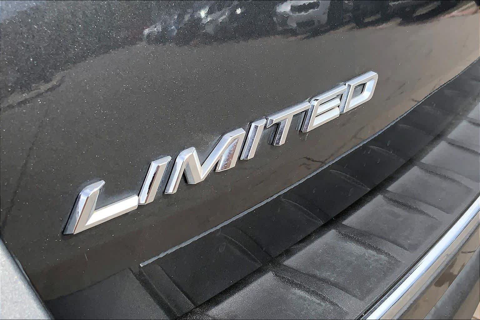 Used 2020 Ford Explorer Limited RWD image 30