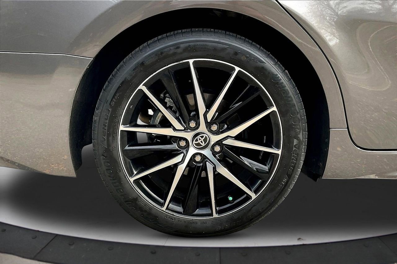 Used 2022 Toyota Camry SE FWD image 35