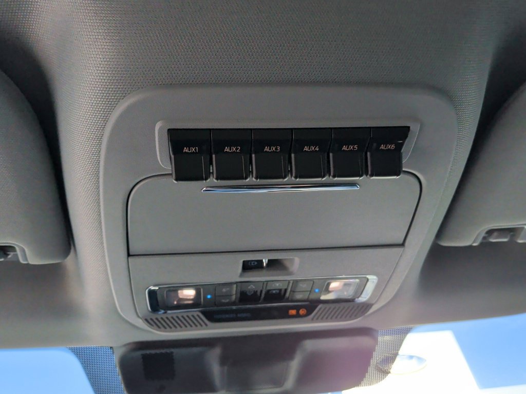 New 2027 Ford F250 Lariat w/ Lariat Ultimate Package AWD/4WD image 23