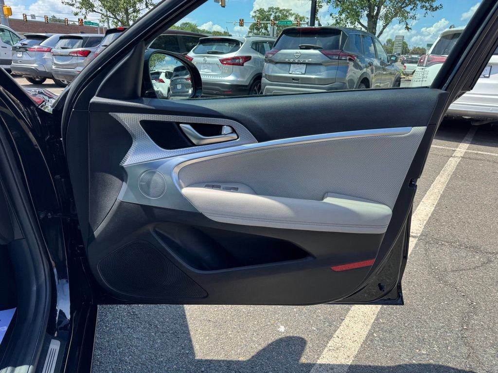 Used 2023 Genesis G70 2.0T w/ Sport Prestige Package AWD/4WD image 15