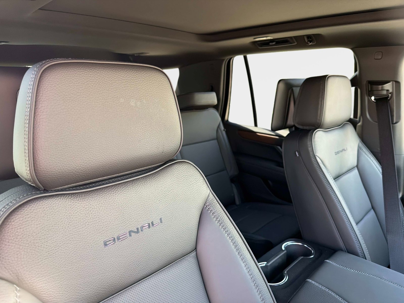 Used 2026 GMC Yukon Denali w/ Advanced Technology Package image 24