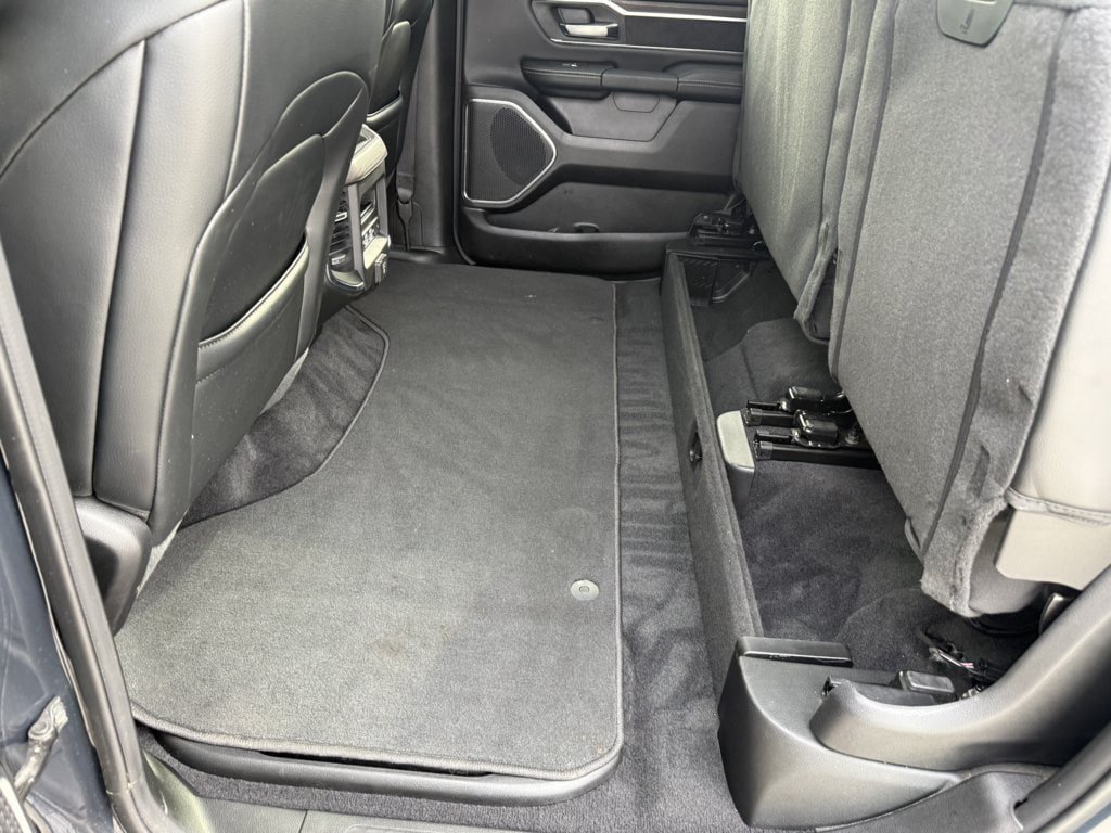 Used 2026 RAM 1500 Laramie AWD/4WD image 15