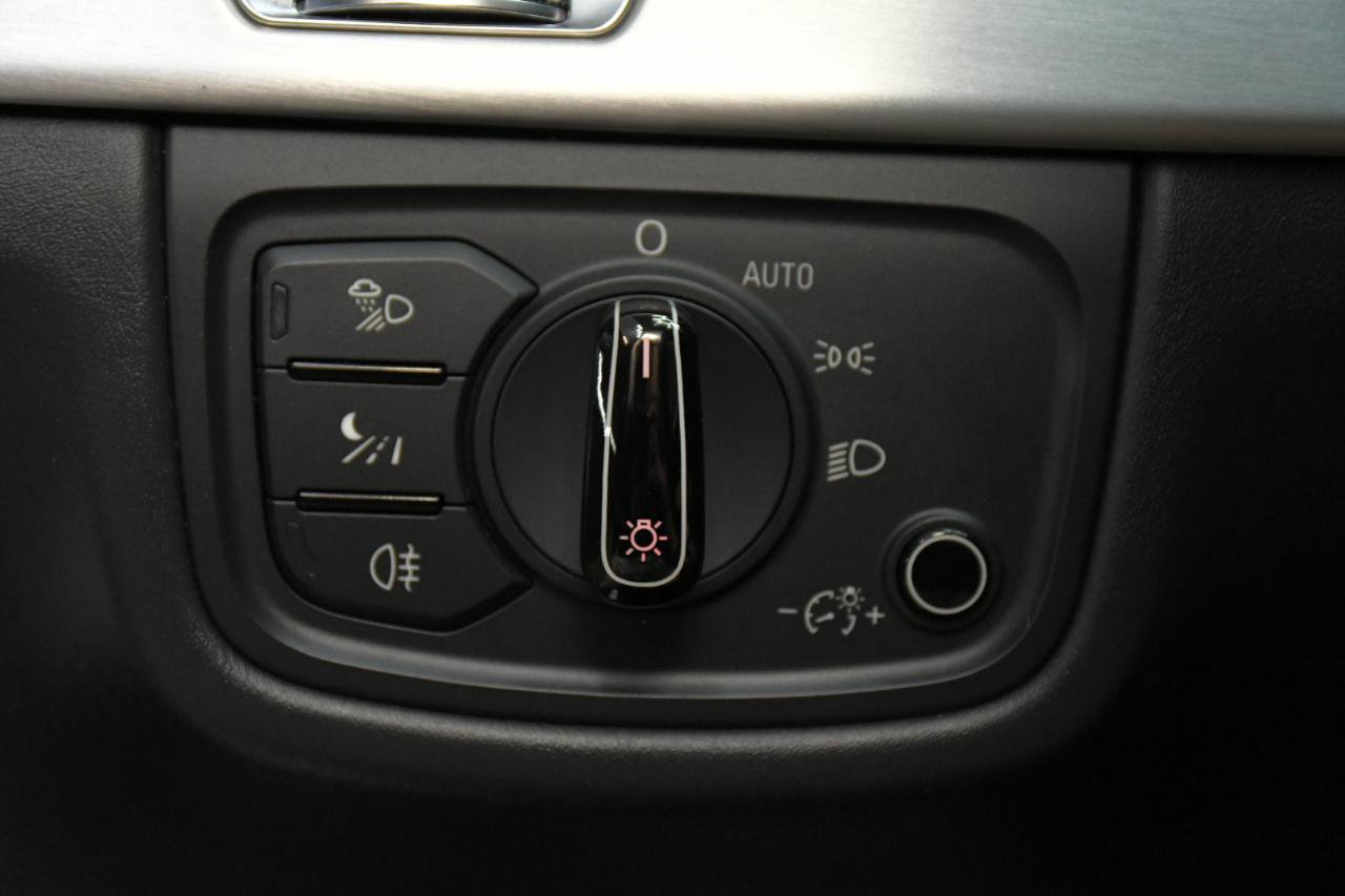 Used 2013 Audi S8 AWD/4WD image 25