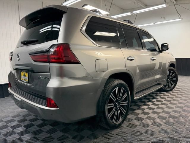 Used 2019 Lexus LX 570 4WD w/ Luxury Package image 6
