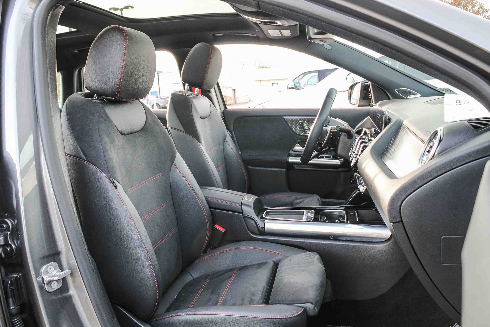 Certified 2025 Mercedes-Benz GLA 35 AMG 4MATIC image 20