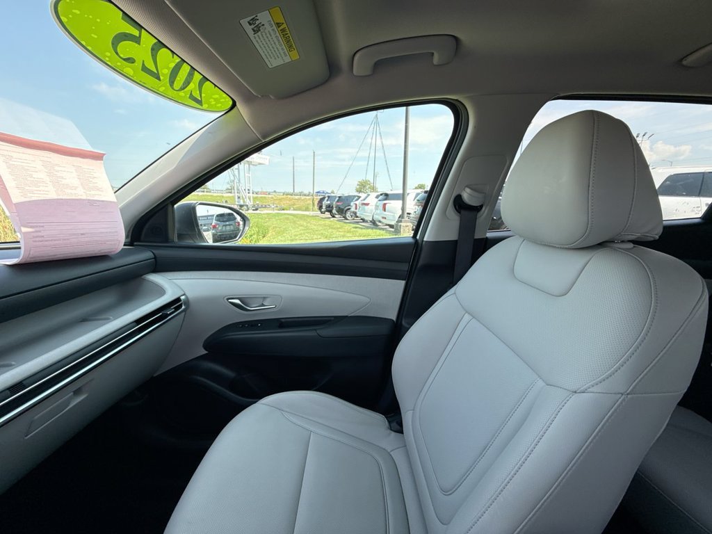 Used 2025 Hyundai Tucson SEL AWD/4WD image 32