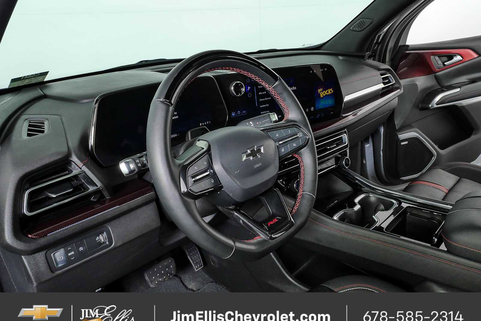 Used 2024 Chevrolet Traverse RS FWD image 4