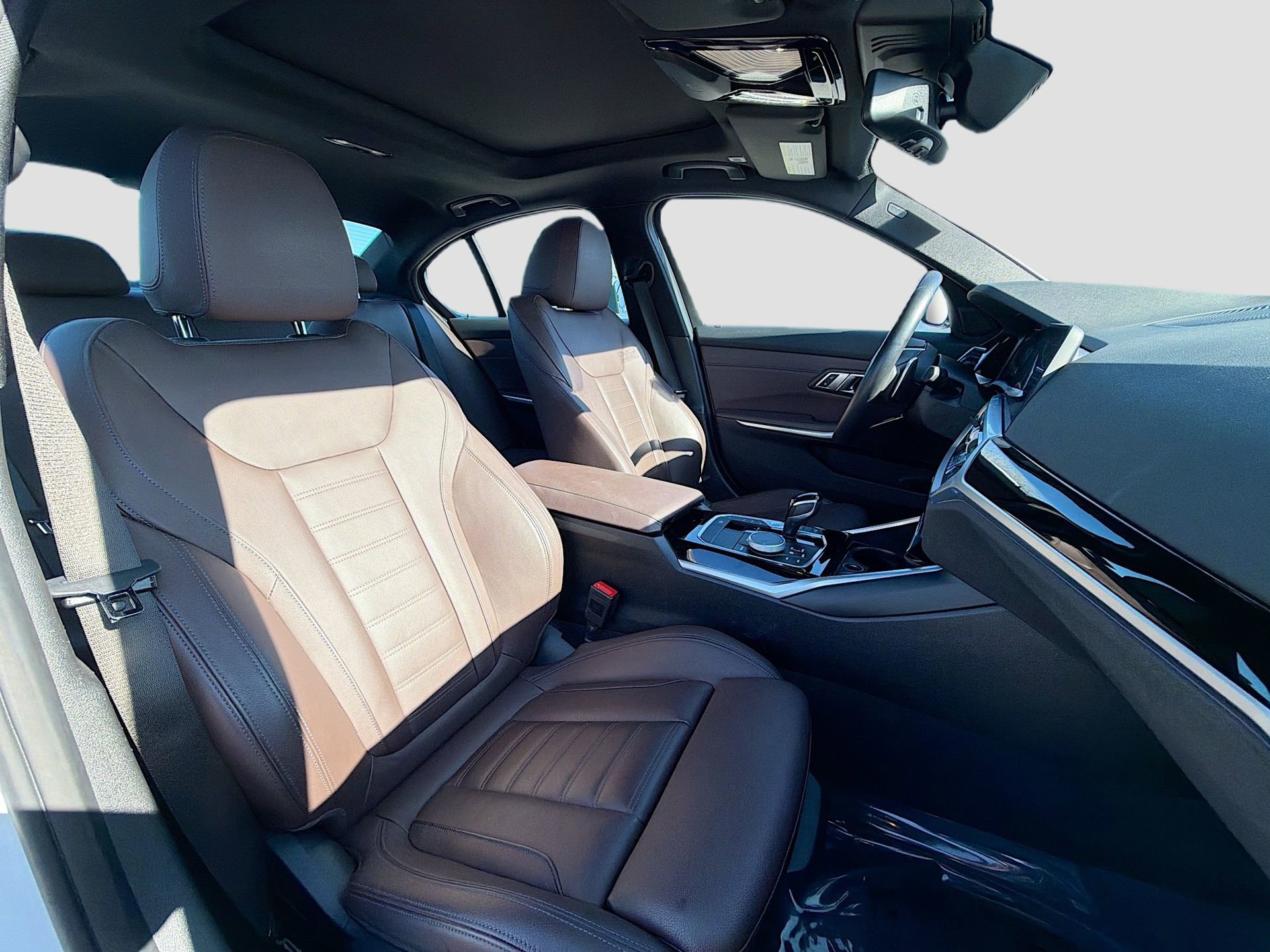 Used 2019 BMW 330i Sedan w/ Premium Package image 17