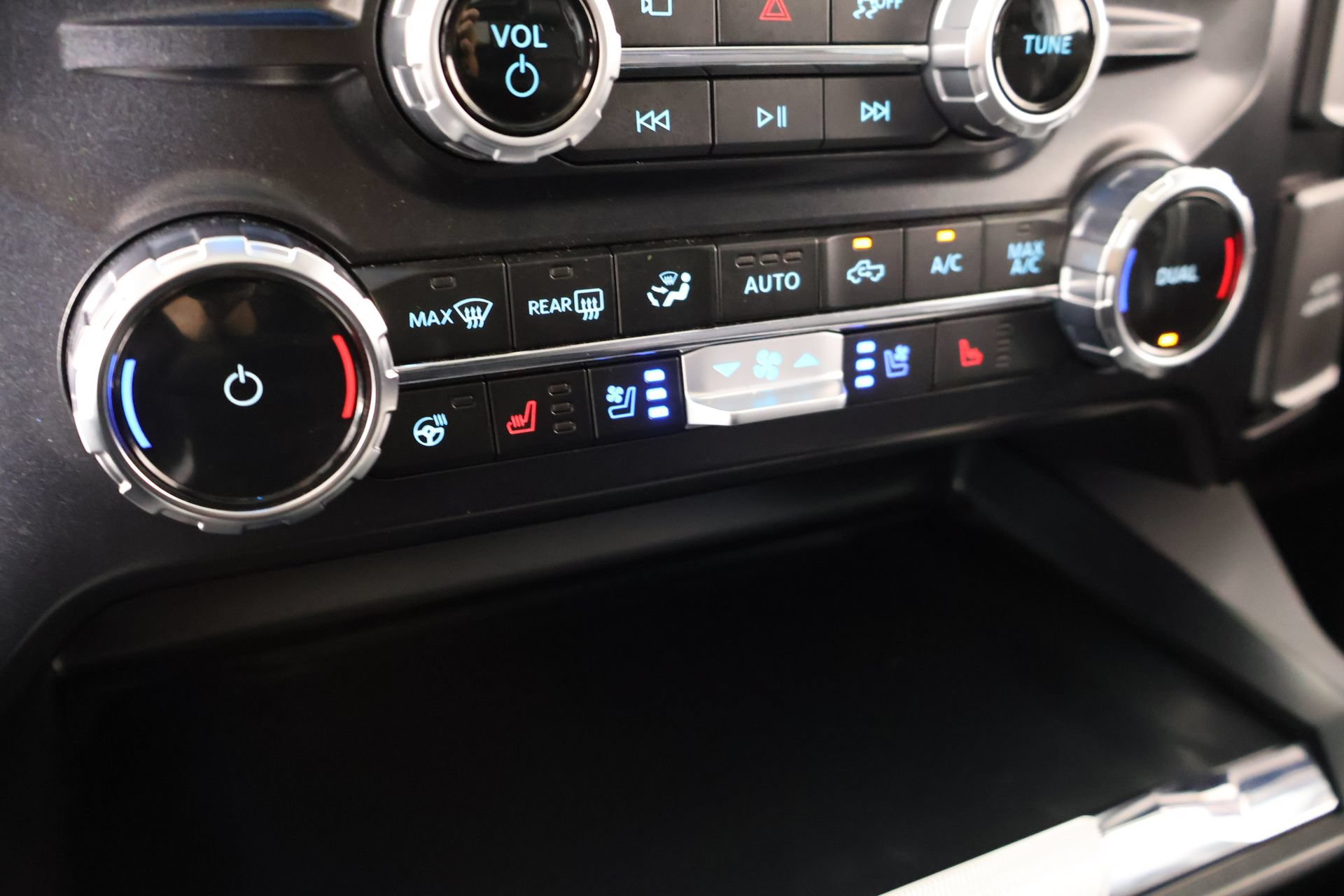 Used 2025 Ford F250 Lariat w/ Lariat Ultimate Package AWD/4WD image 8