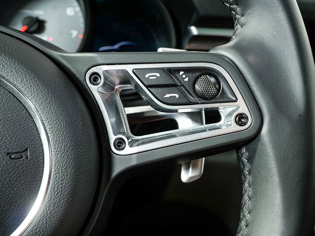 Certified 2021 Porsche Macan S image 12