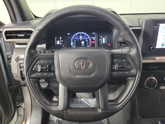 Used 2025 Toyota Tacoma SR5 AWD/4WD image 26