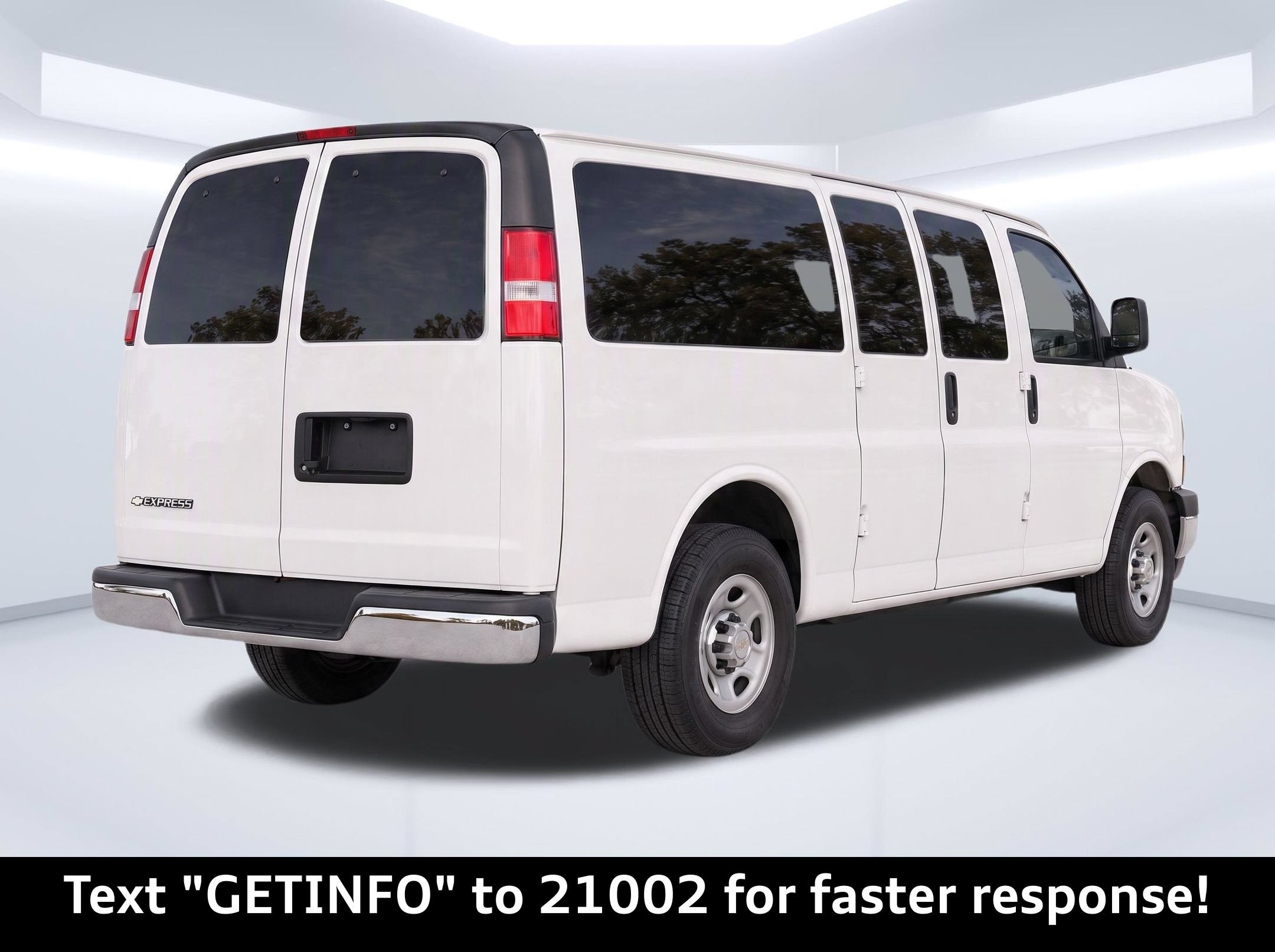 Used 2020 Chevrolet Express 3500 LT w/ LT Preferred Equipment Group RWD image 5