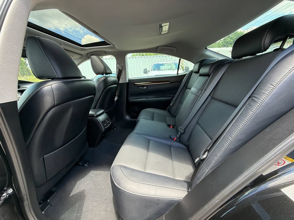 Used 2017 Lexus ES 350 w/ Navigation System Package FWD image 28