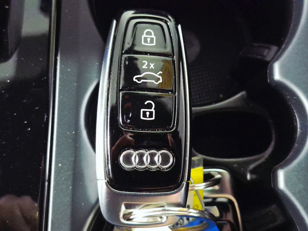 Used 2023 Audi RS Q8 AWD/4WD image 30