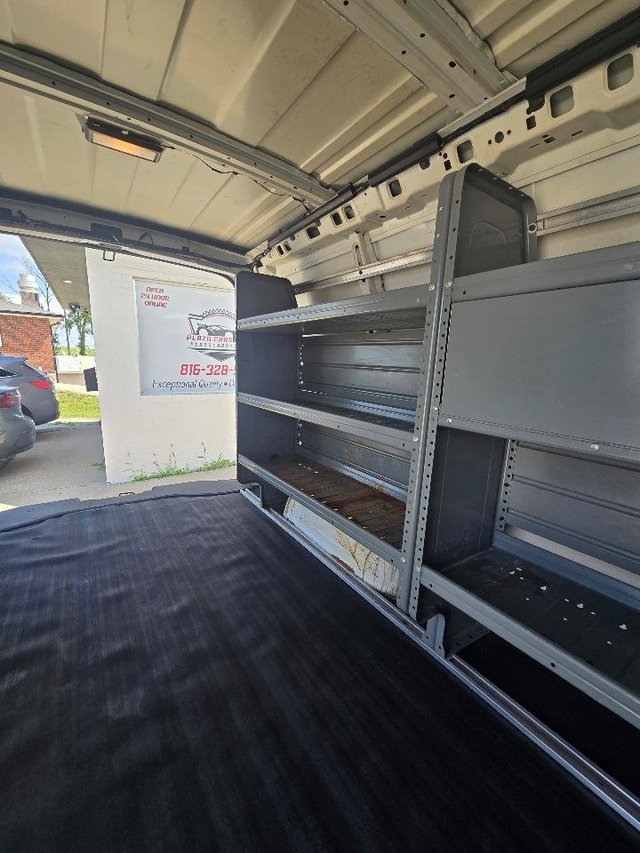 Used 2014 GMC Savana 3500 RWD image 19