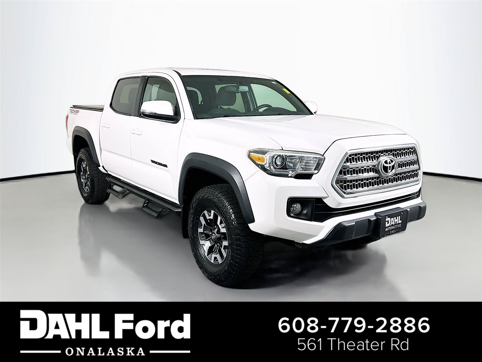 Used 2017 Toyota Tacoma TRD Off-Road AWD/4WD image 1