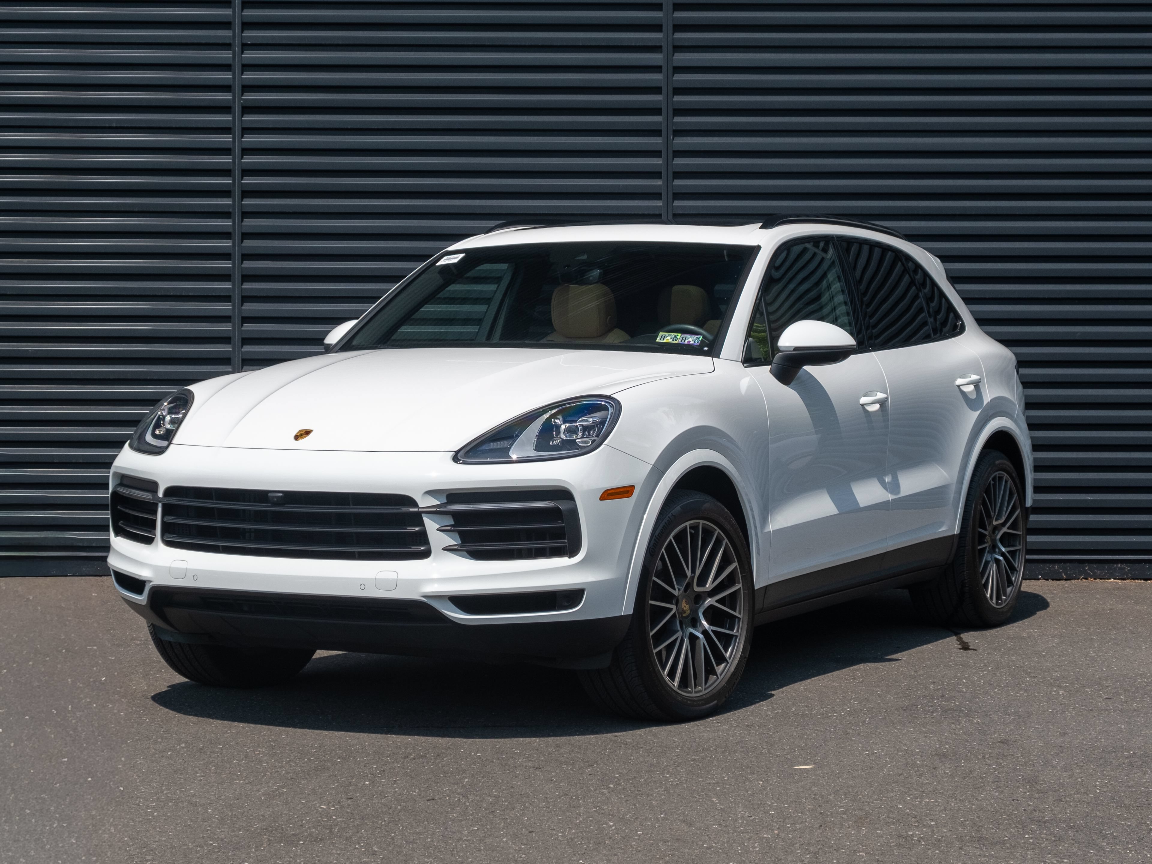 Certified 2023 Porsche Cayenne AWD/4WD image 1