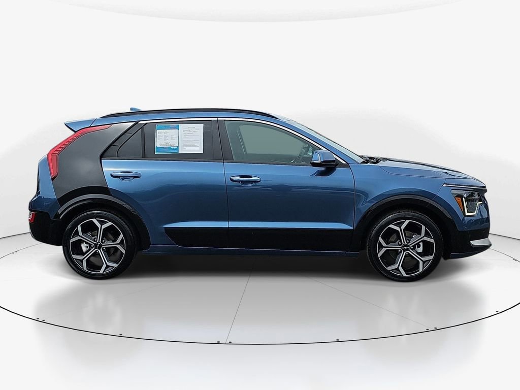 Used 2023 Kia Niro SX Touring FWD image 4
