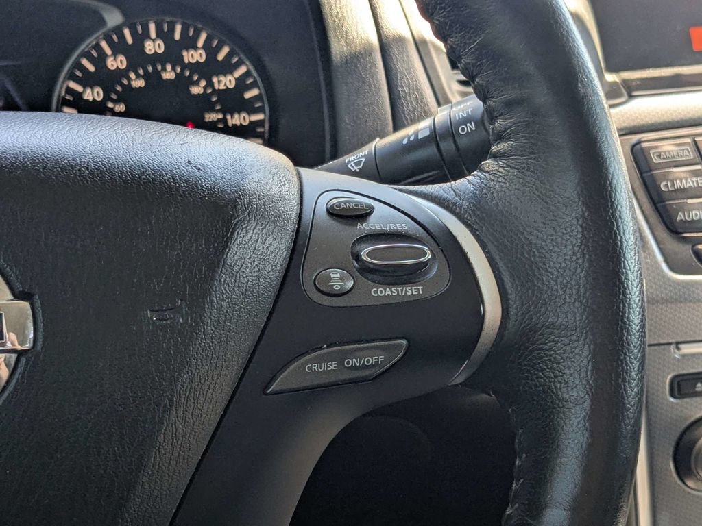Used 2020 Nissan Pathfinder SL AWD/4WD image 23